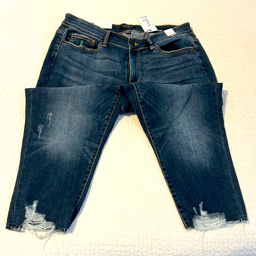 NWT Judy Blue Capris